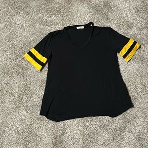 Women’s short sleeve top Size small Twenty Second brand